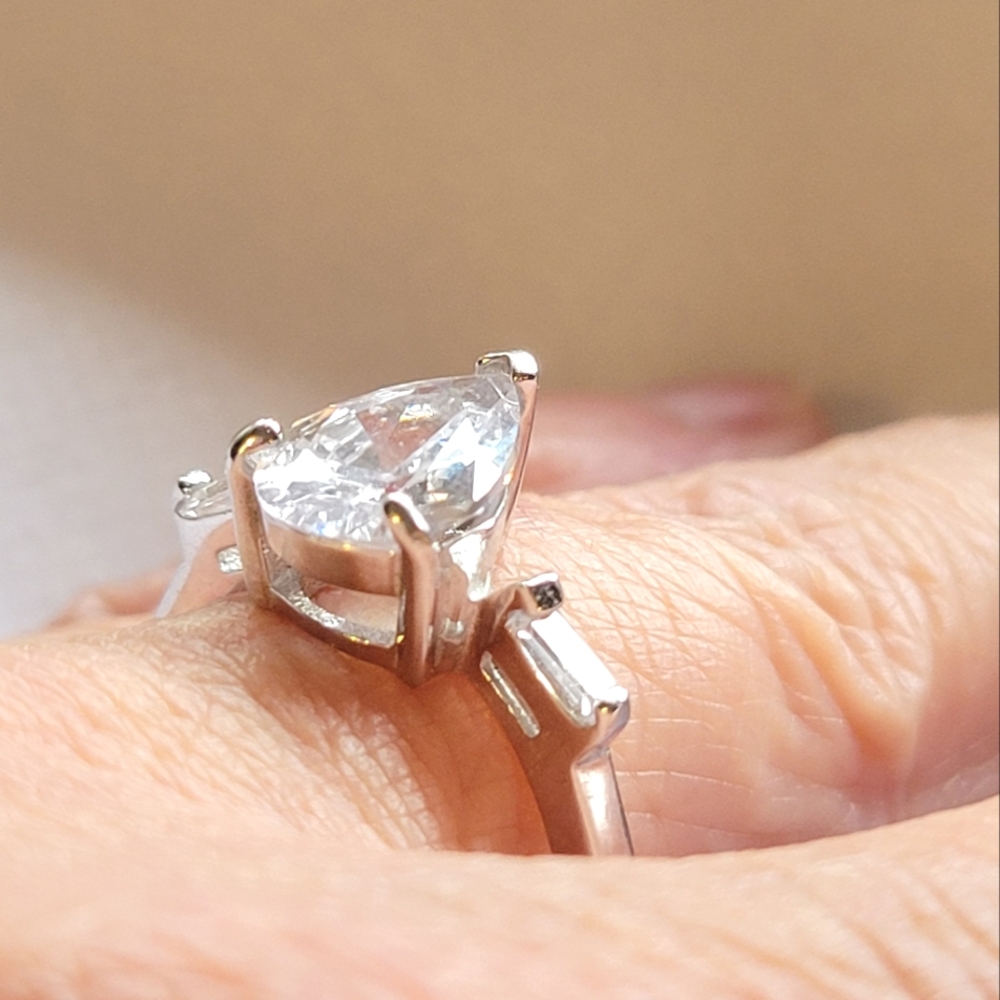 Charmed Aroma Pear Cut Ring